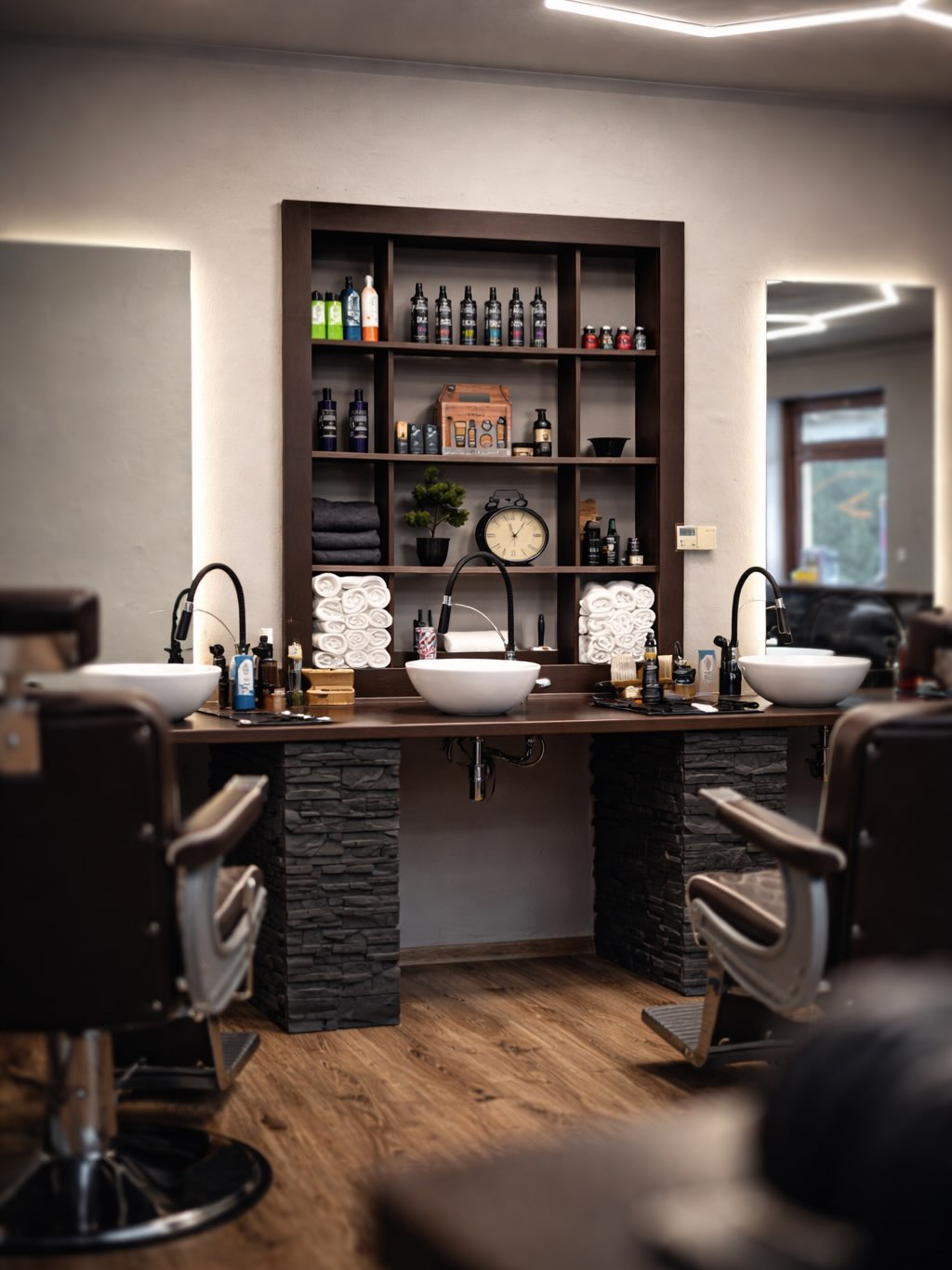 Interiér Razor Barber Shop v Teplicích